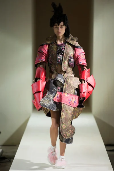 Look 7